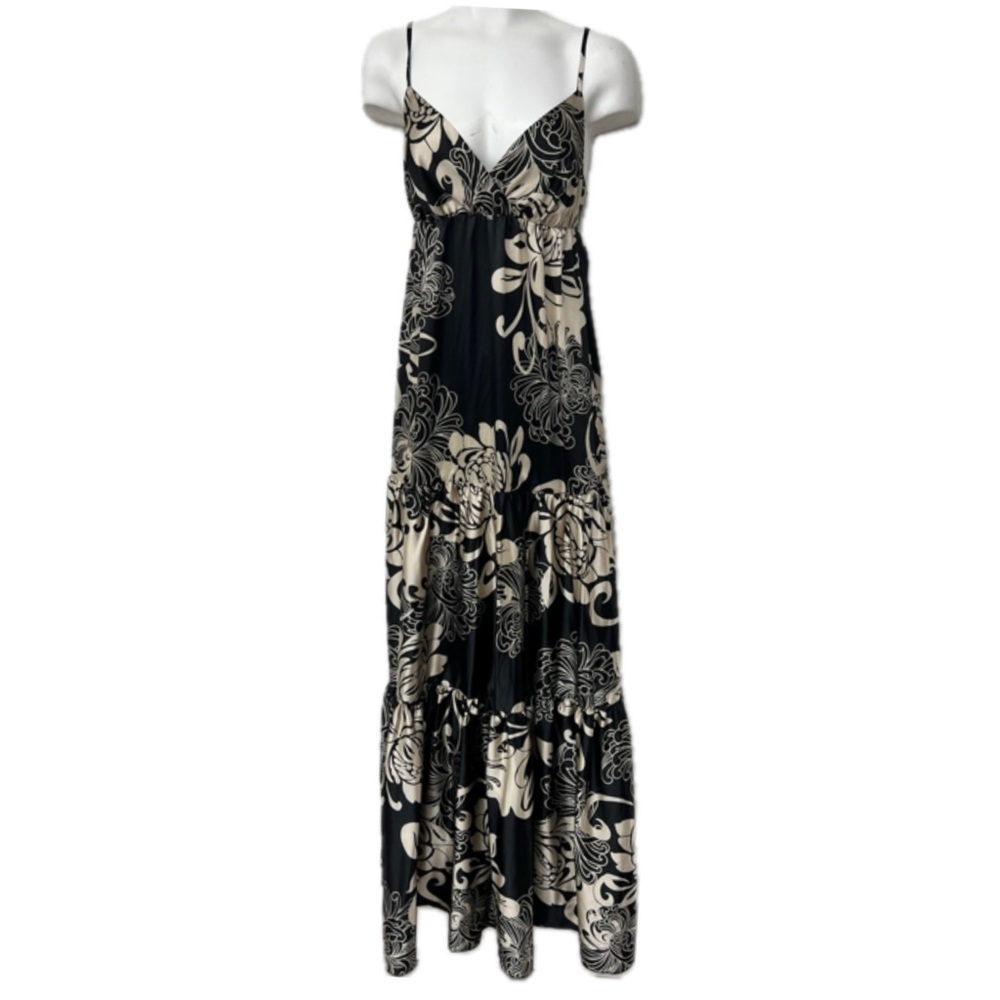 Chic Black and Cream Floral Maxi Dress